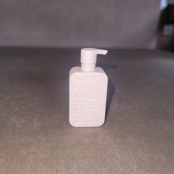 Mini Brands Monday Smooth Toy Shampoo 3 for $5 - Picture 2 of 7